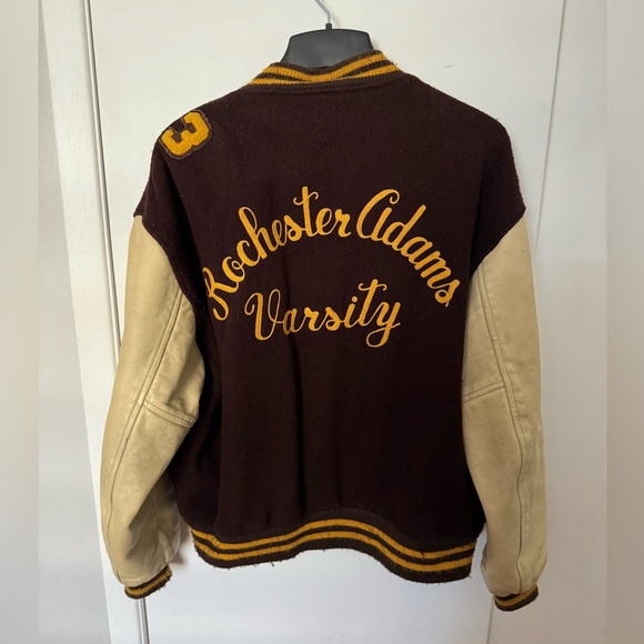 Vintage varsity jacket size XL from 1993. - Picture 2 of 2